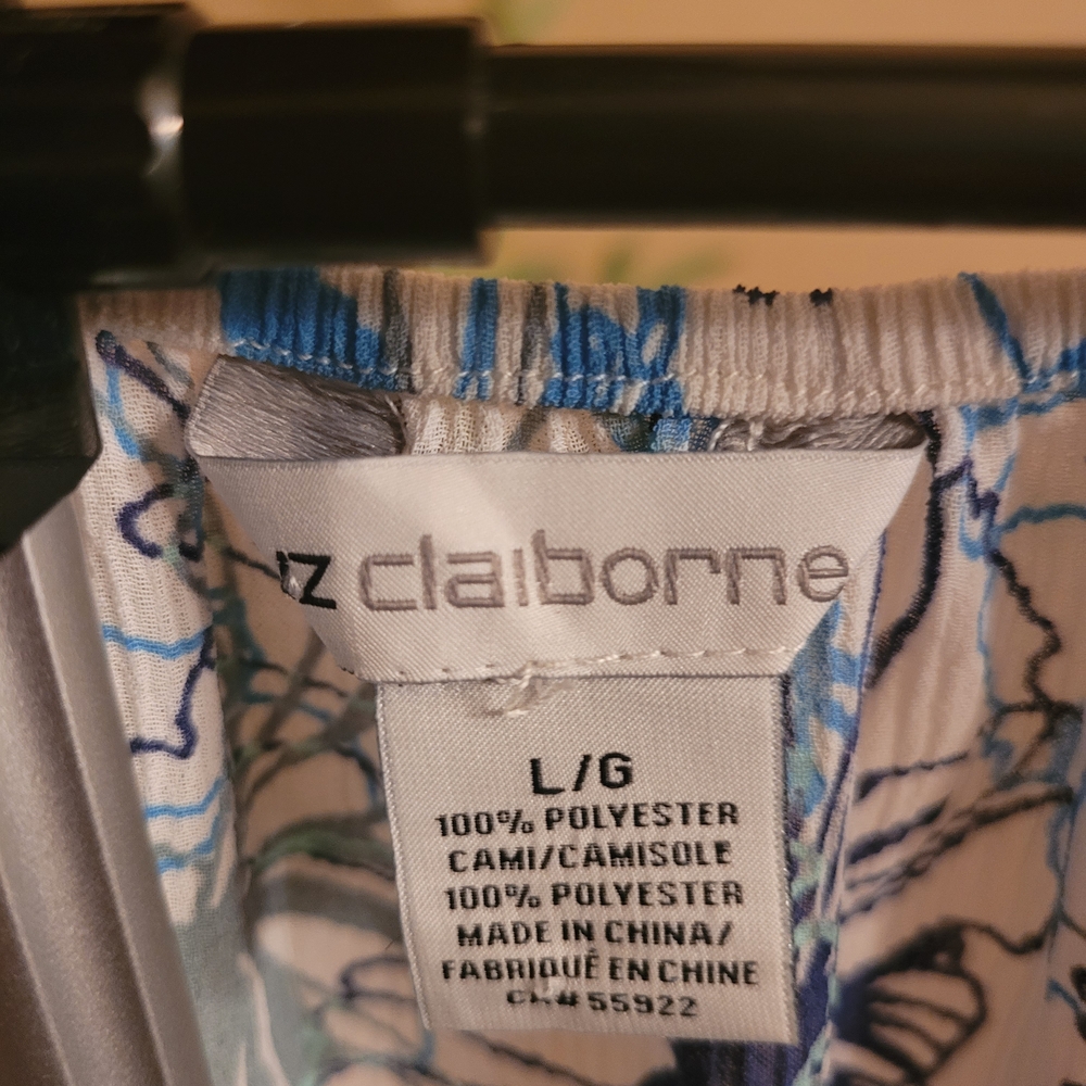 Liz Clairborne Floral Blue and White Women's Top - Picture 5 of 5